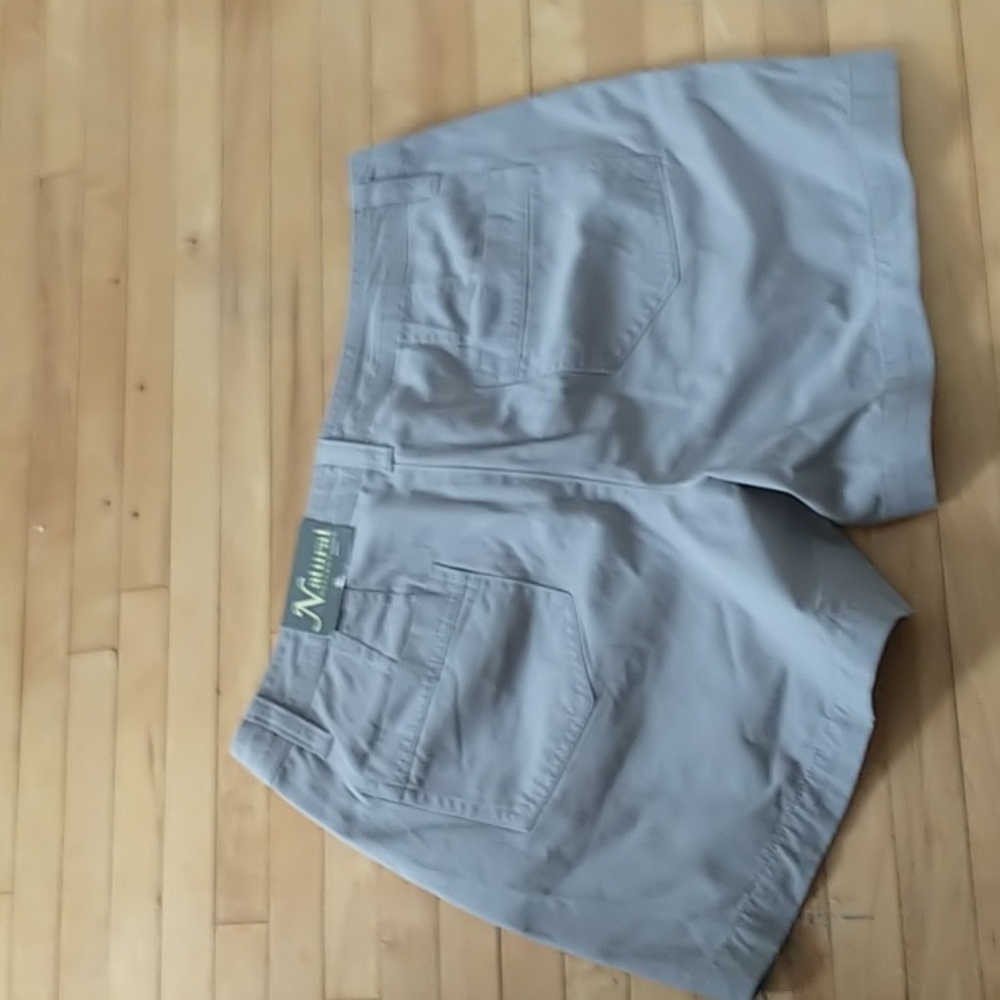 NWT  naturals. Reflections Woman’s shorts FROST  GRAY - Picture 3 of 4